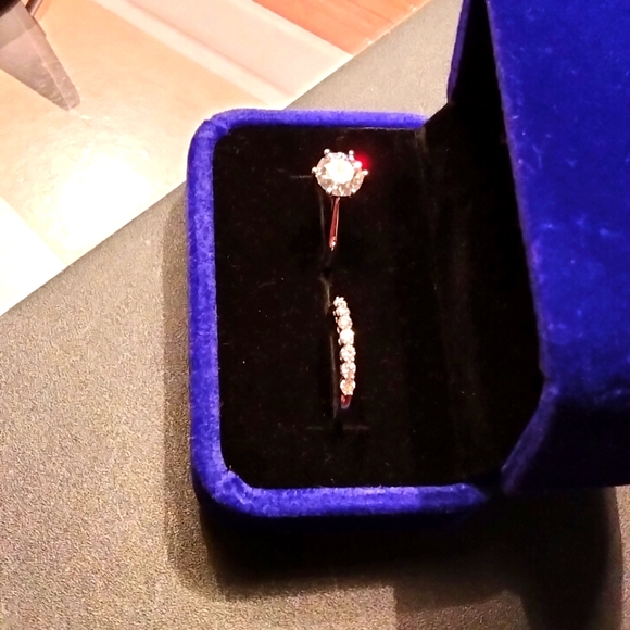 Moissanite 2.28kt total weight wedding ring set - Picture 11 of 11